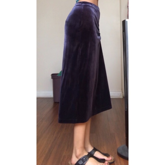 Small purple Lord & Taylor satin midi skirt - Picture 3 of 4